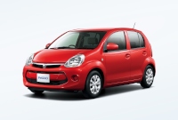 トヨタがマイナーチェンジして14日発売した小型のハッチバック車「パッソ」