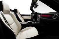 16日、マツダはニューヨーク国際オートショーにおいて、Mazda MX-5（日本名・マツダロードスター）の誕生25周年を記念した特別仕様車「Mazda MX-5 Miata 25th Anniversary Edition」を世界初公開すると発表した。