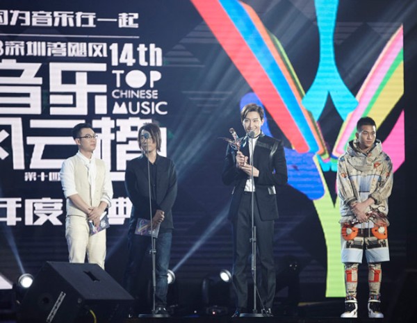 SUPER JUNIOR-Mとf(x)が中国のグラミーと称される音楽風雲榜授賞式で受賞の栄誉に輝いた。写真＝SMエンターテインメント