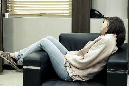 女優イ・シヨンがサバサバした魅力を発散させ話題だ。