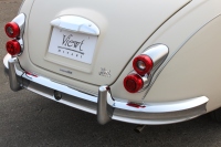 光岡自動車が日本橋三越本店とコラボレートした三越オリジナル限定車「Viewt MIYABI」