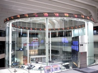 「シジフォスの石」のように、朝に14500円台まで積み上げても、昼下がりに先物に蹴り落とされた。