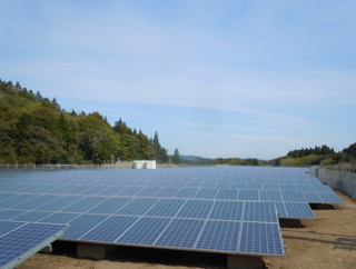 グリーン・コミュニティの実現を目指し国内外でメガソーラー発電所の開発に注力する日本アジアグループ＜３７５１＞（東マ）が進めている「グリーンエネルギー事業」では・・・。