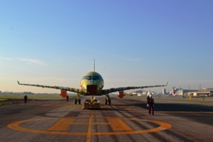 三菱航空機が開発する小型ジェット旅客機「三菱リージョナルジェット」（MRJ）