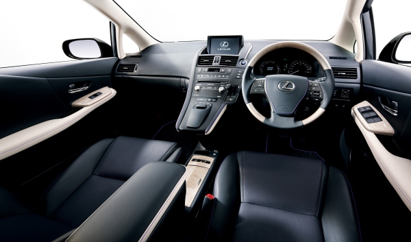 トヨタの高級車ブランド「LEXUS」のHS250hに設定された特別仕様車「Harmonious Leather InteriorⅡ」