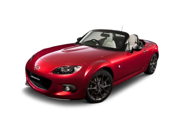 マツダがニューヨーク国際自動車ショーで公開した「Mazda MX-5 Miata 25th Anniversary Edition」の、国内仕様となる特別仕様車「ロードスター25周年記念車」