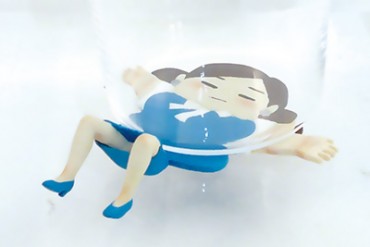 “フチ子”から新シリーズ、コースター型「コップのソコ子」登場