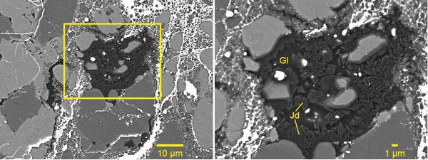 チェリャビンスク隕石の電子顕微鏡写真。（左）衝撃溶融脈内部。黒色の部分が溶融した斜長石。（右）溶融した斜長石からヒスイ輝石（Jd）が結晶化している。ヒスイ輝石の周りの部分は、急冷固化して非晶質（ガラス）になっている（Gl）。（東北大学の発表資料より）