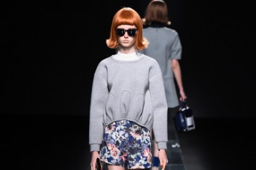 ムルーア 2014-15年秋冬コレクション ‐ 深みのあるカラーをクラシカルにまとって