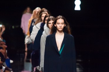 マーキュリーデュオ 2014-15年秋冬コレクション ‐ イノセントにファーをまとって