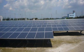 グリーン・コミュニティの実現を目指し国内外でメガソーラー発電所の開発に注力する日本アジアグループ＜３７５１＞（東マ）傘下のＪＡＧ国際エナジーは、このたび茨城県稲敷郡河内町に「河内ソーラーウェイ」を完成、竣工式を行った。