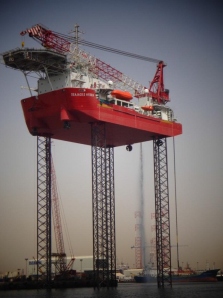 建造完了した洋上風力据付特殊船（丸紅の発表資料より）