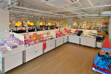 人気の雑貨店「フライング タイガー」神戸・三宮にオープン！国内では3店舗目の路面店