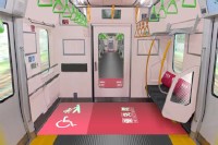 JR東日本が2015年秋ごろに導入予定の新型通勤電車（E235系）の優先席・フリースペースのイメージ