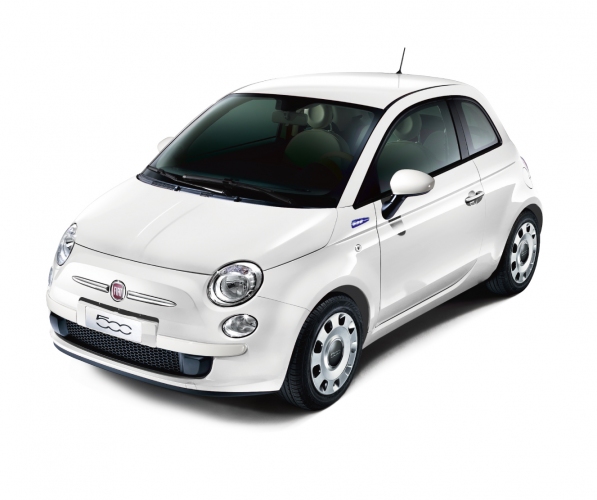 フィアット クライスラー ジャパンが限定200台を発売する「FIAT 500 1.2 Super Pop Birthday Edition（フィアット チンクエチェント 1.2 スーパーポップ バースデイ エディション）」