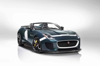 ほぼレーシング・ジャガーに準ずるモデルとなるジャガー「F-Type Project7」、来年早々には発売となる模様。果たして価格は、コンバーチブルの倍で収まるだろうか?