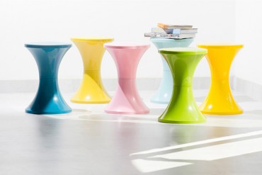 仏・スタンプ社の人気チェア「タムタム(Tamtam)」に新色 - バナナ、フラミンゴなど