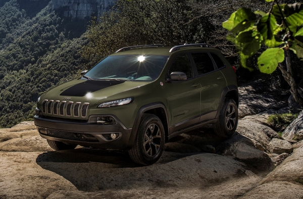 新型「Jeep Cherokee」のオフロード仕様に注力したグレード「Trailhawk」をベースにした限定モデル「Jeep Cherokee Warrior」