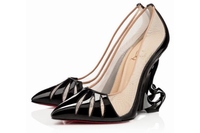 「クリスチャン ルブタン(Christian Louboutin)」がアンジェリーナ・ジョリーとコラボ