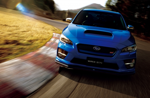 富士重工業が25日発売した新型「WRX STI」（写真提供：富士重工業）