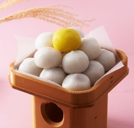 シャトレーゼが期間限定で販売する十五夜のお月見をイメージした洋菓子と和菓子