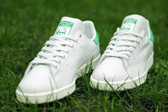 あなたはどっち派?「スタンスミス(stan smith)」or「ゼットエックス(ZX)」