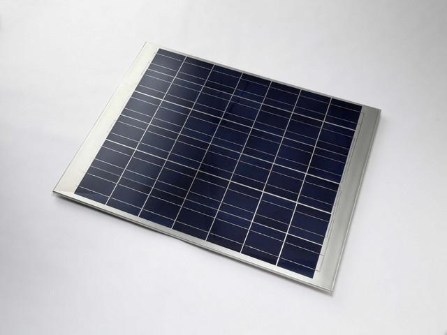 外形寸法1300×1000mm、重量は約9.1kg。最大出力は147Wを確保した。