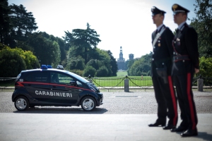 三菱自動車の欧州事業統括会社MMEは、イタリア国家治安警察隊に電気自動車「i-MiEV」23台を納車した（写真提供：三菱自動車）