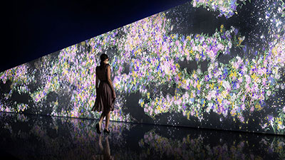 チームラボの展覧会「Infinity of Flowers」がグッチ新宿で開催