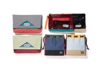 ステューシーウィメン(STUSSY WOMEN) × アウトドアプロダクツ(OUTDOOR PRODUCTS) コラボレーションバッグが登場!
