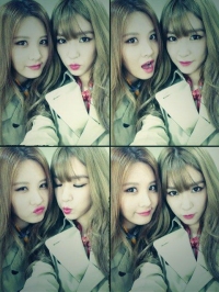 少女時代のユニット「テティソ」がカムバック後初の音楽番組でのステージを終え、メンバー3人の微笑ましいショットとともに、ファンへ感謝の気持ちを伝えた。写真=ソヒョンのツイッター 少女時代のユニット「テティソ」がカムバック後初の音楽番組でのステージを終え、メンバー3人の微笑ましいショットとともに、ファンへ感謝の気持ちを伝えた。写真=ソヒョンのツイッター