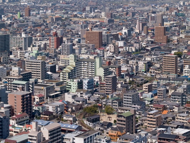 厚生労働省が8月29日に、高齢期における社会保障に関する意識等調査報告書を発表。その結果によると、今後10年間で自宅の周辺に増えてほしい介護施設で最も多かったのは、「訪問介護・看護サービスを提供する事業所」で49.1%となった。