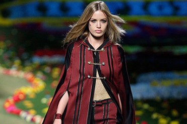 トミーヒルフィガー 2015年春夏ウィメンズコレクション - 様々なモチーフで紡ぐ、ロックへの愛