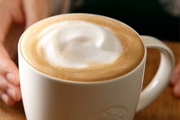 スターバックス、「ラテ」を全面リニューアル - 日本上陸18年目にして初