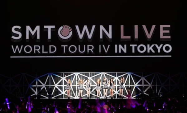 SMエンターテイメントの所属アーティストが総出演して行われる「SMTOWN LIVE」が、東京公演にて累積観客数100万人を突破する記録を達成した。写真＝SMエンターテインメント