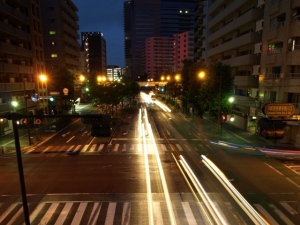 09年から今年6月までの危険ドラッグによる救急搬送数が4,469件に上ることが分かった。危険ドラッグの取り締まり強化については、自治体でも対策が練られている。鳥取県では、成分が特定できなくても薬物作用が確認できるものは規制対象とする条例が制定された。