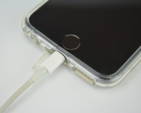 スペックコンピュータは、“凛としたオーラで包み込む”というクリアな透明感が特徴のiPhone6・iPhone6Plus用ケース『Ringke Fusion』を10月下旬に発売する。