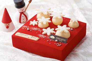 マンダリン オリエンタル 東京のクリスマスケーキ登場 - 濃厚で柔らかな口どけ