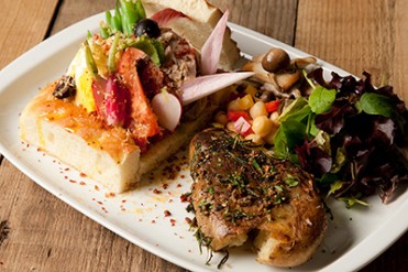 野菜カフェ「ミスター・ファーマー」表参道にオープン - 素材の力を活かしたサラダ＆ブレッド