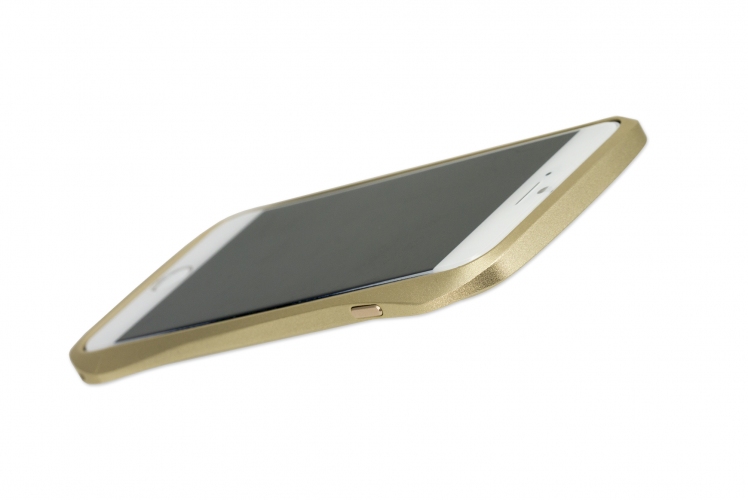 ディーフは、iPhone 6 Plusに最適なアルミニウムバンパー『CLEAVE Aluminum Bumper for iPhone 6 Plus』を11月下旬に発売する。