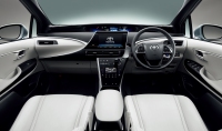 トヨタ自動車が12月に発売するセダンタイプの新型燃料電池自動車(FCV)「MIRAI(ミライ)」（写真提供：トヨタ自動車）