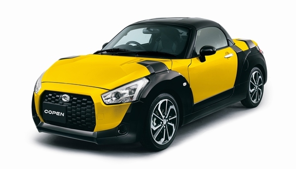 ダイハツ工業が19日に発売した2ドアでオープンタイプの軽自動車「COPEN XPLAY(コペン エクスプレイ)」（写真提供：ダイハツ工業）