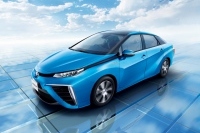 トヨタが11月18日に東京・台場の「科学未来館」で新型燃料電池車(FCV/Fuel Cell Vehicle)「MIRAI」を発表。ようやく概要が明らかになった