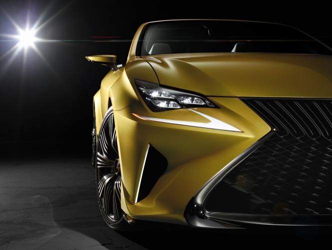 LEXUSのオープンエアタイプコンセプトカー「LEXUS LF-C2」(写真提供：トヨタ自動車)