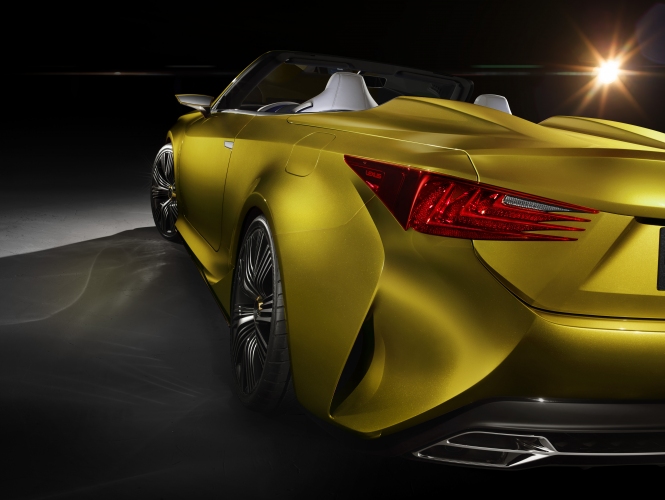 LEXUSのオープンエアタイプコンセプトカー「LEXUS LF-C2」(写真提供：トヨタ自動車)