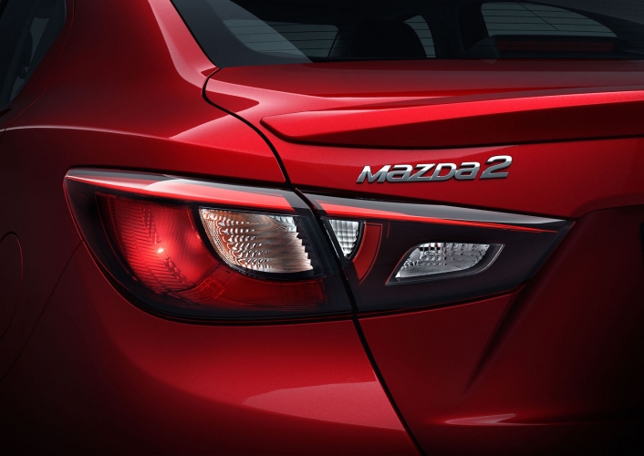 マツダは、今月28日から開催される「タイ国際モーターエキスポ2014」で新型「Mazda2(日本名デミオ)」のセダンを世界初公開する（写真提供：マツダ）