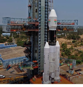インドの新型ロケットGSLV Mk-III、宇宙船試験機と結合　近々打ち上げへ（Image credit: ISRO）