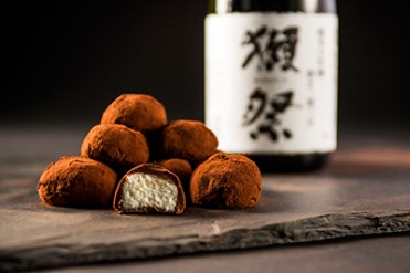 モンシェール×獺祭、この冬限定の“堂島”クリームショコラやパウンドケーキに獺祭を使用