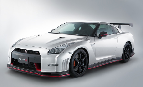 日産自動車が「東京オートサロン2015 with NAPAC」に出展する「NISSAN GT-R NISMO NISMO N Attack Package装着車」（写真提供：日産自動車）