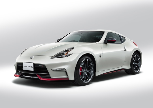 日産自動車が「東京オートサロン2015 with NAPAC」に出展する「FAIRLADY Z NISMO NISMO SPORTS PARTS装着車」（写真提供：日産自動車）